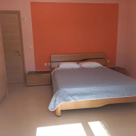 וילה Mountain & Sea View House *