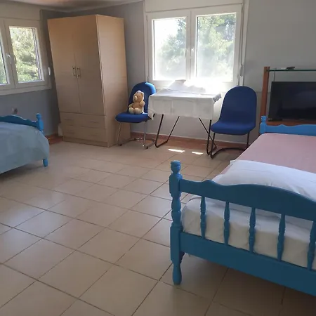 Mountain & Sea View House וילה