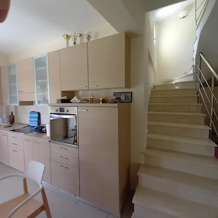 וילה Mountain & Sea View House *