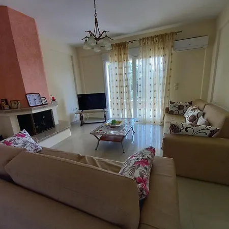 Mountain & Sea View House וילה
