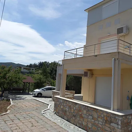 Mountain & Sea View House וילה