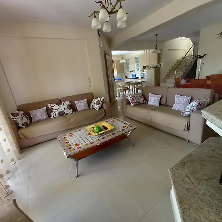 וילה Mountain & Sea View House